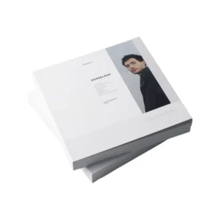 China Soft Cover Perfect Binding Art Paper Magazine Catalog Book with Spot UV Printing