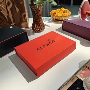 Custom Folding Magnetic Closure Reusable Recyclable Coated Paper Clothing Packaging Box
