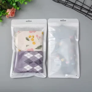 Custom Printed Aluminum Foil Sock Packaging Bag Zipper Plastic Pouch for Sports Socks Gift Packaging