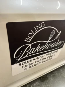 Magnetic Custom Car Stickers UV Printing Water Resistant Eco-Friendly Matte Finish Business Decoration