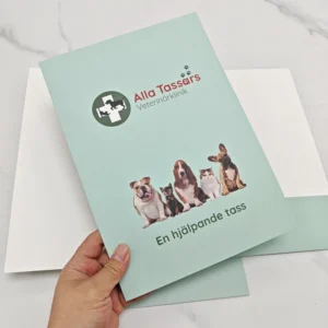 OEM Recyclable Matte Bi-Fold Presentation Folder A4 Pet Logo Social Media Icon Print Veterinary Clinic Brochure Holder