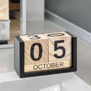 Wood Block Perpetual Calendar Eco-Friendly Painted Reusable Month Date Display Tabletop